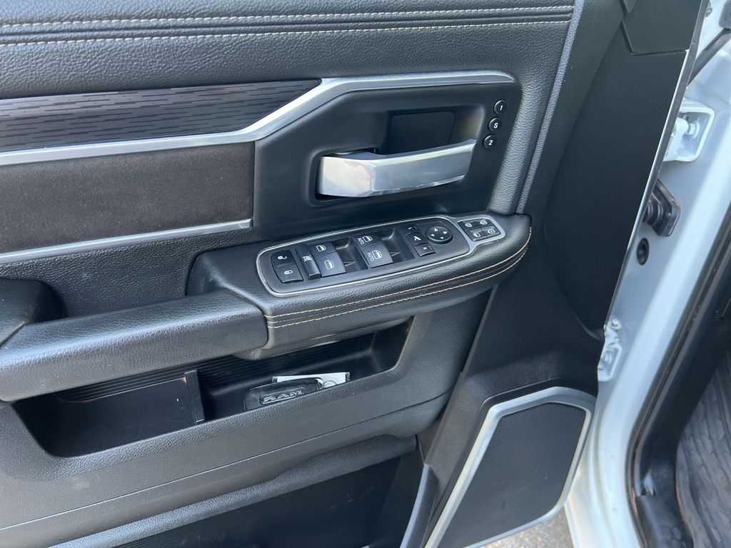 2024 Ram 3500 Laramie photo 10