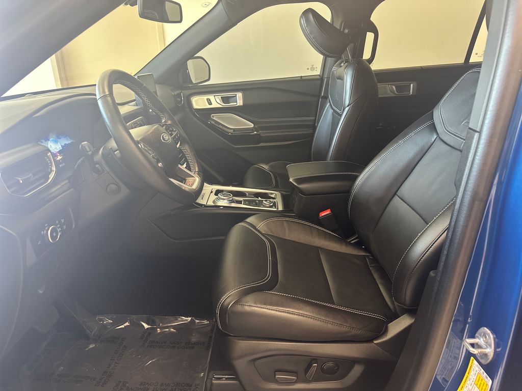 2023 Ford Explorer ST photo 10
