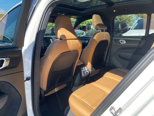 2022 Volvo XC40 T5 Inscription photo 21