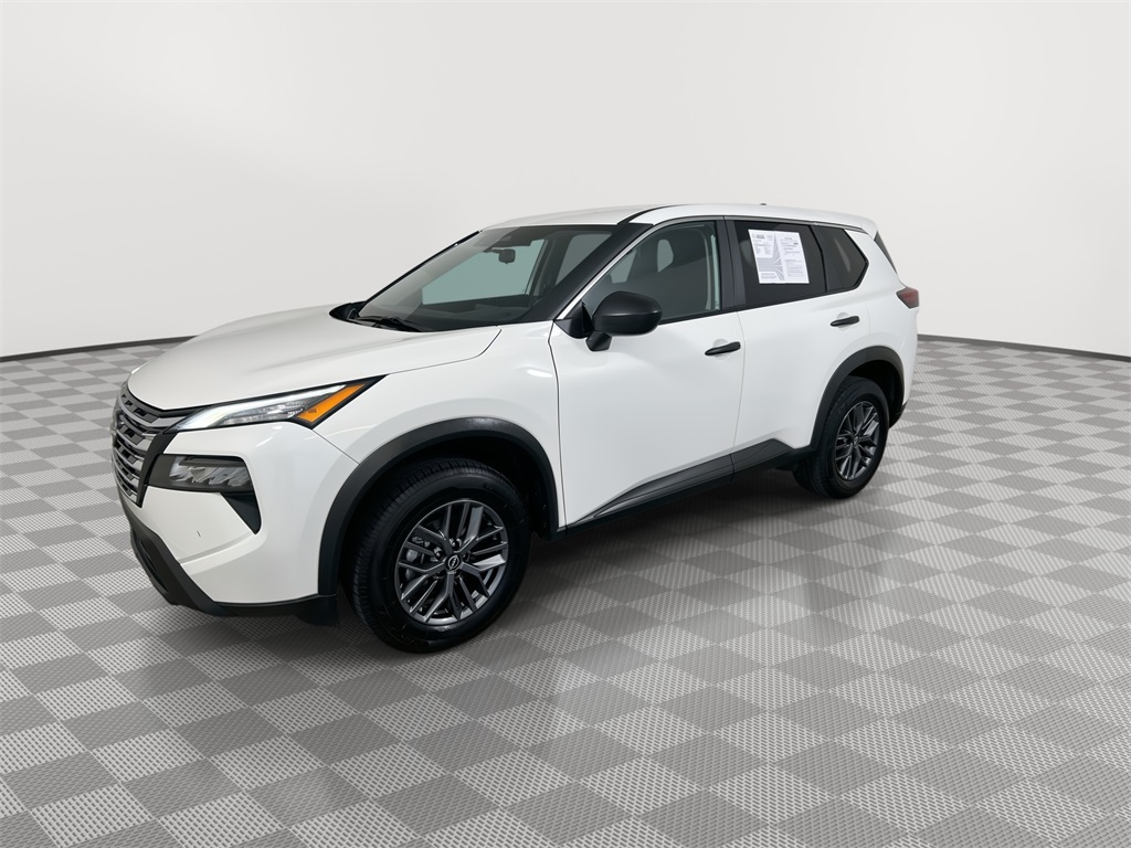2024 Nissan Rogue S photo 2
