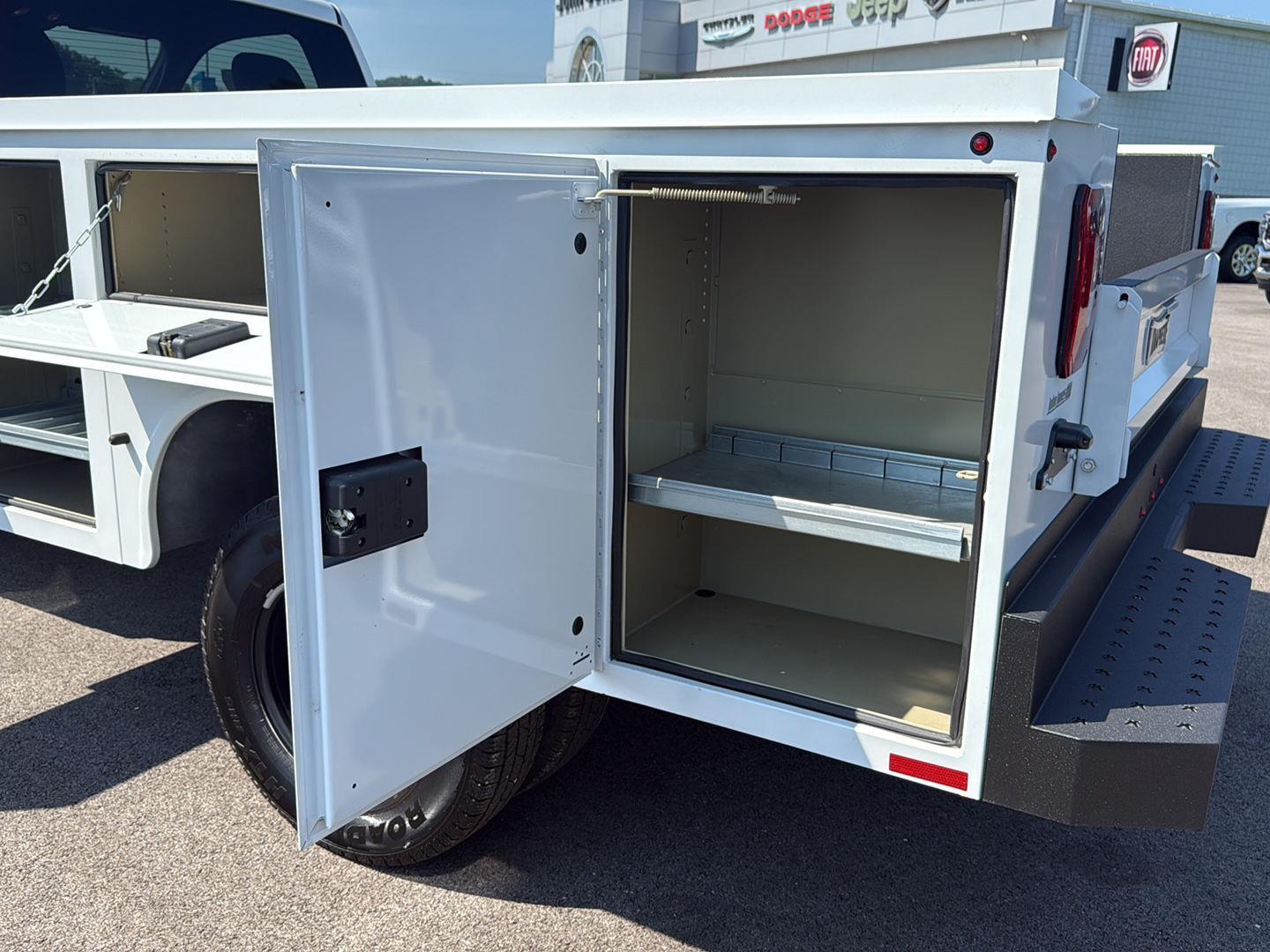 2025 Ram 3500 Tradesman photo 3