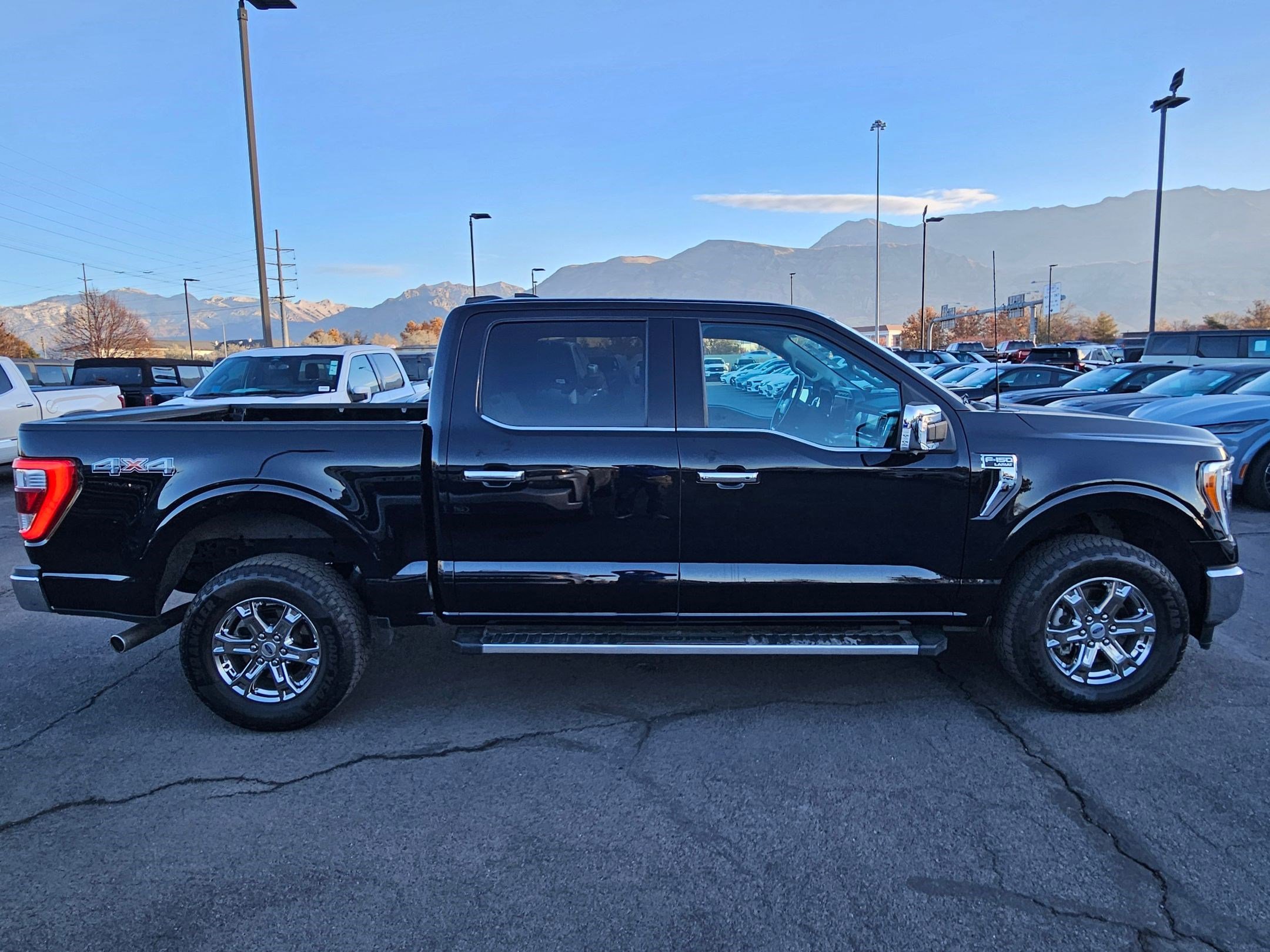 2023 Ford F-150 Lariat photo 2