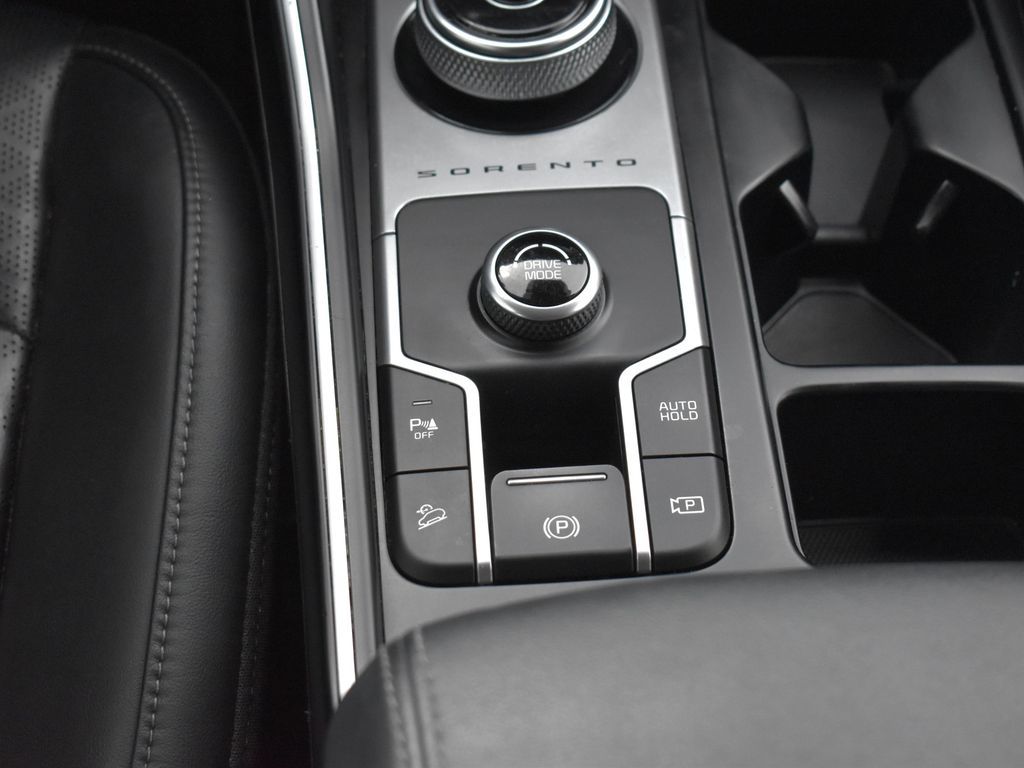 2021 Kia Sorento Hybrid S photo 18