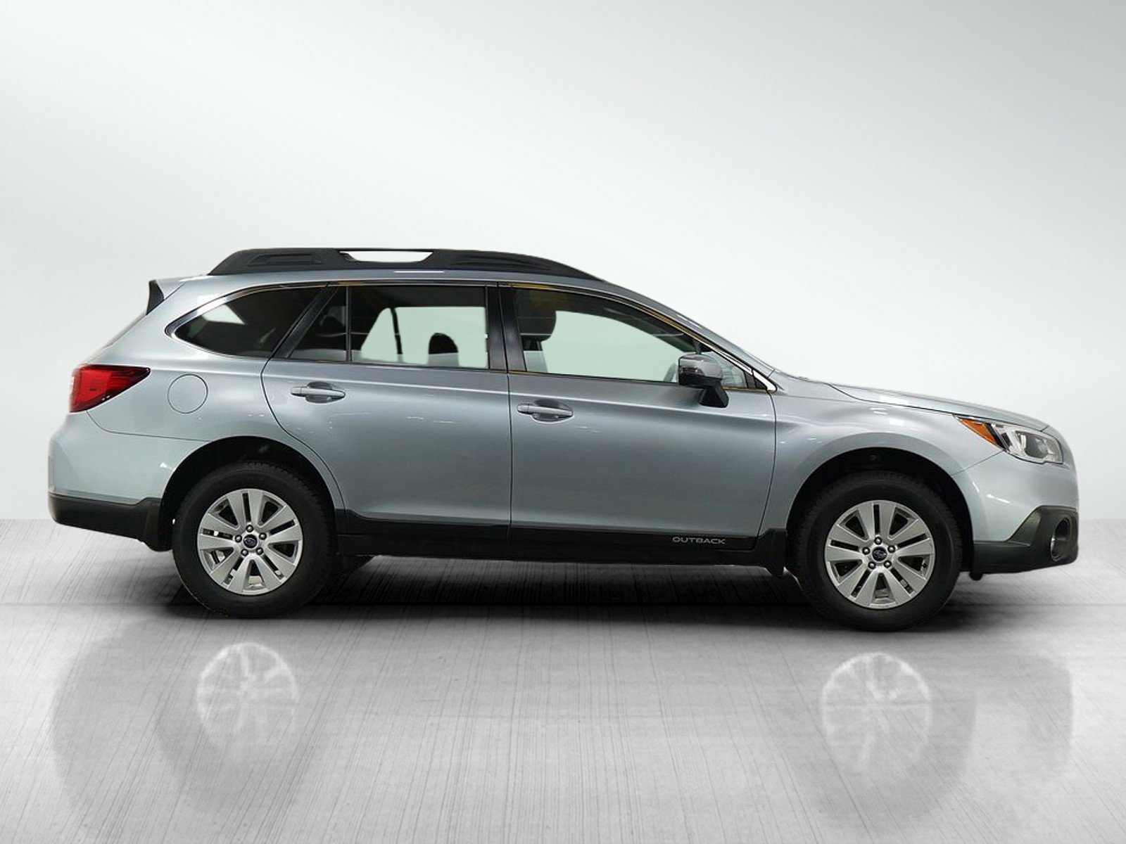 2017 Subaru Outback 2.5i Premium photo 6