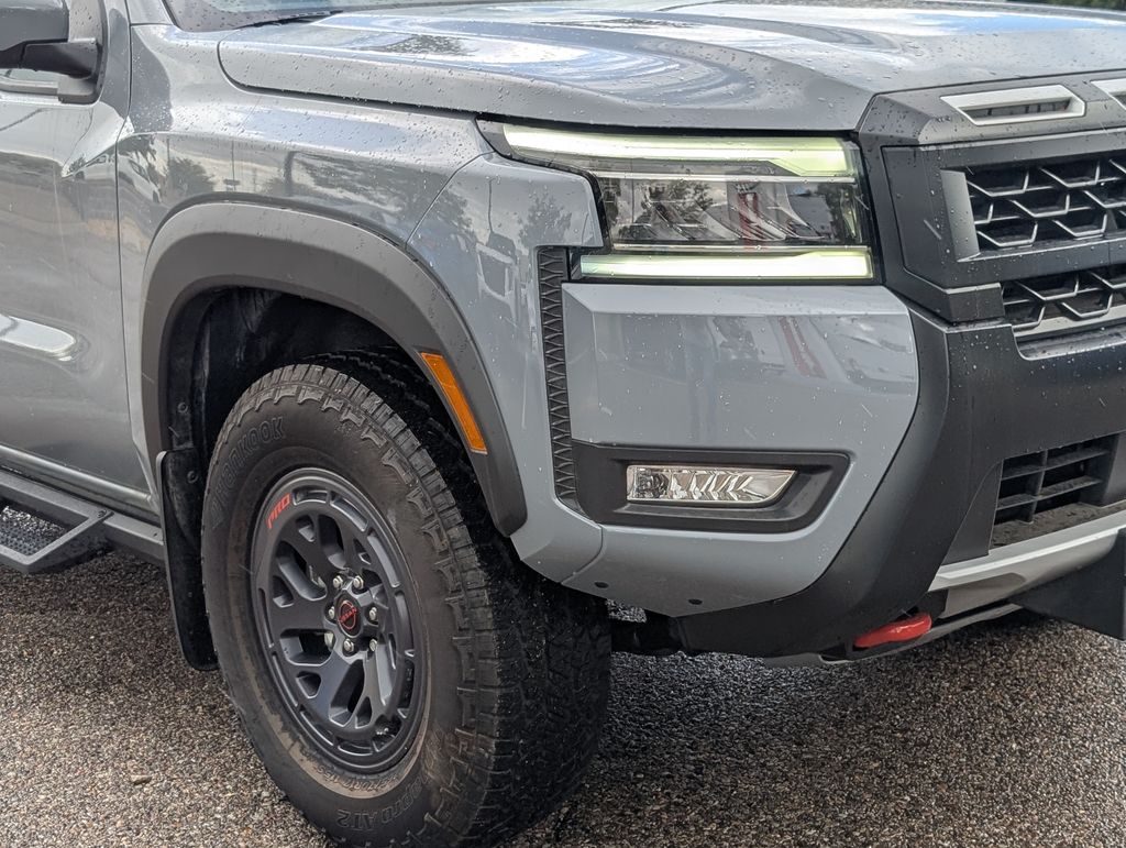 2025 Nissan Frontier PRO-4X photo 2