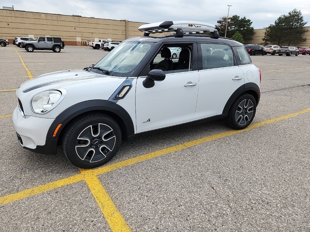 2011 Mini Countryman S photo 2