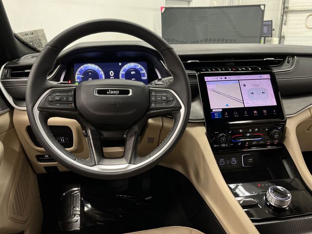 2024 Jeep Grand Cherokee Limited photo 4