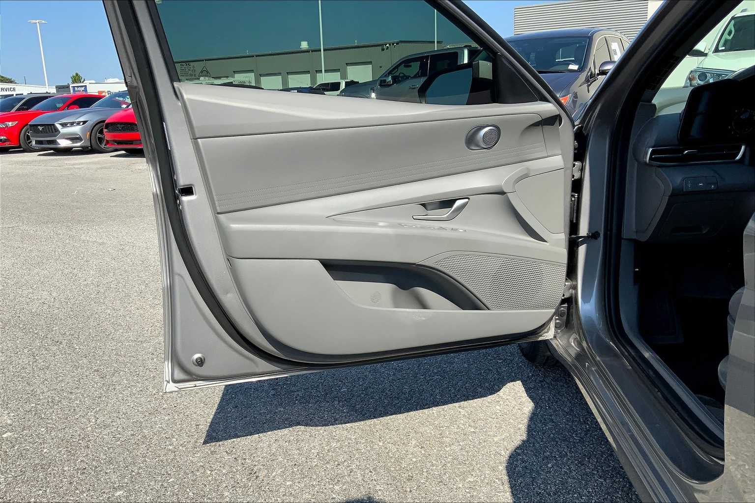 2023 Hyundai Elantra SEL photo 20