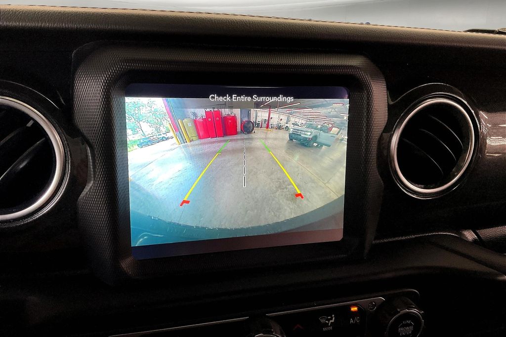 2021 Jeep Wrangler Unlimited Sahara Altitude photo 21