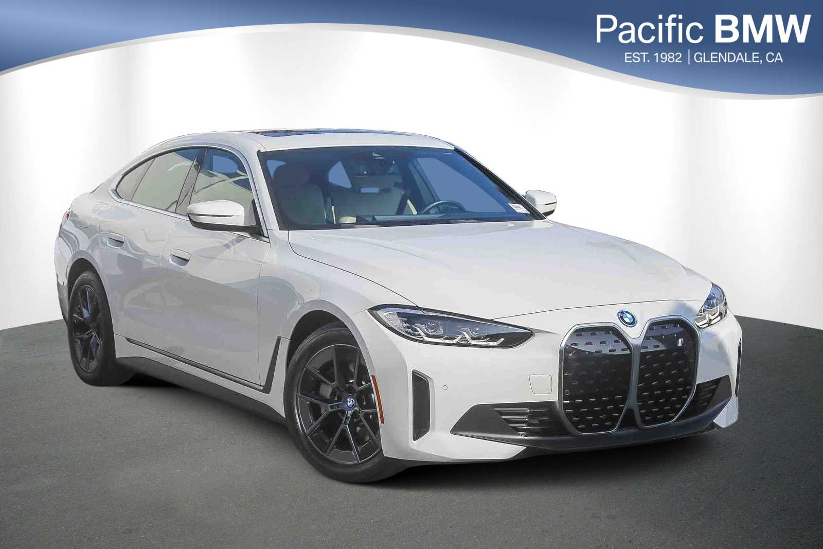 2023 BMW i4 40's photo