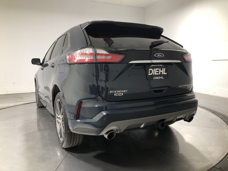 2019 Ford Edge Titanium photo 3