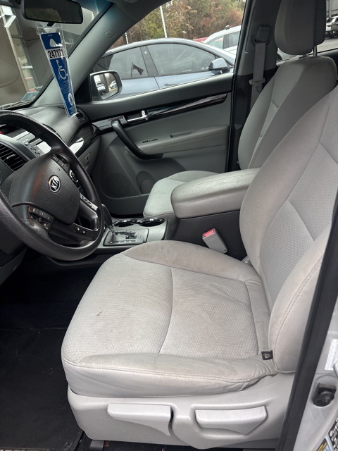 2012 Kia Sorento LX photo 4
