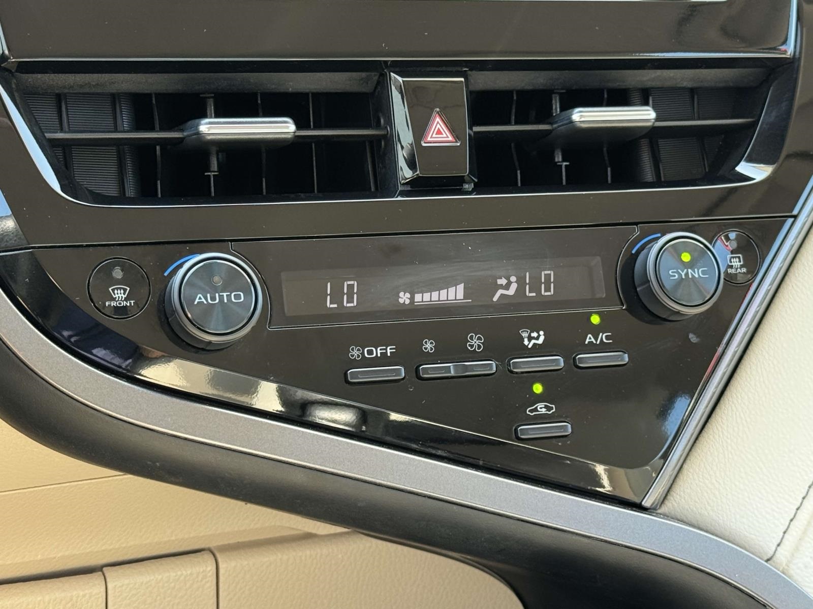 2023 Toyota Camry LE photo 4