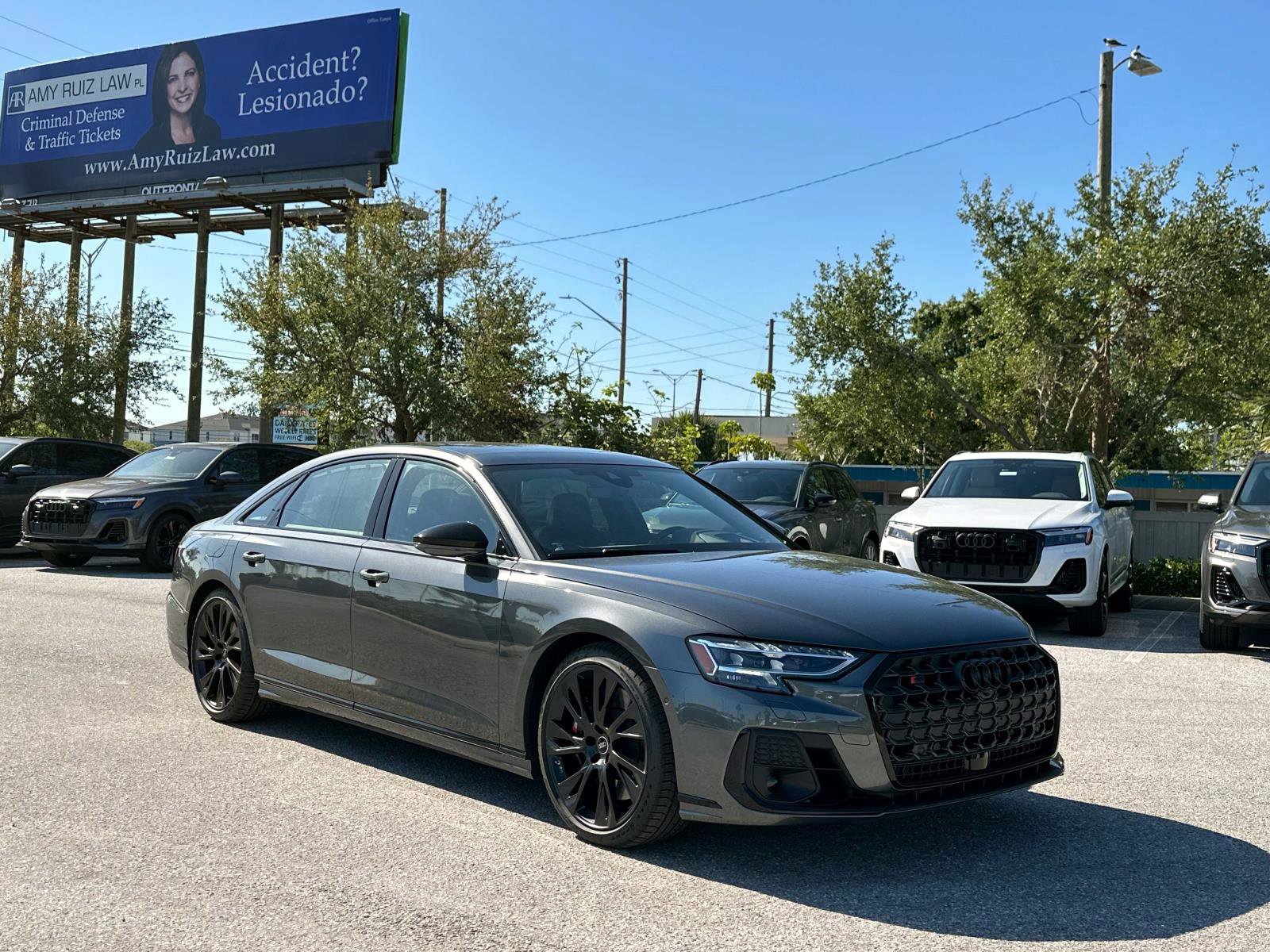 2025 Audi S8 4.0T Quattro photo 2
