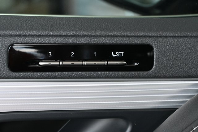 2024 Lexus LX 600 F SPORT photo 19