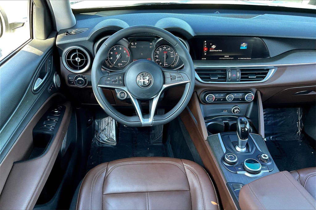 2018 Alfa Romeo Stelvio Ti photo 3