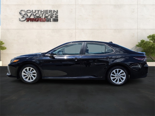2023 Toyota Camry LE photo 2