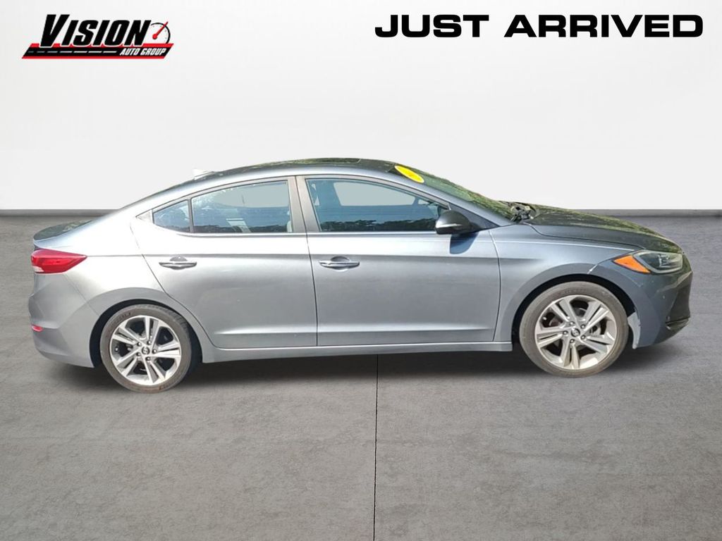 2017 Hyundai Elantra Limited photo 4