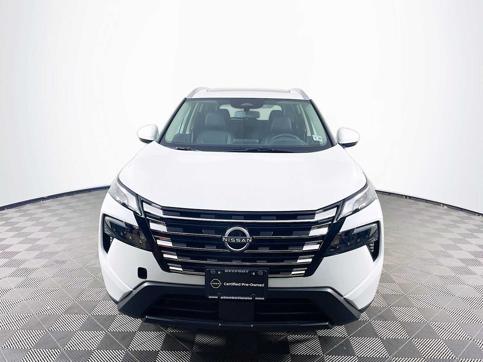 2026 Nissan Rogue SV photo 2