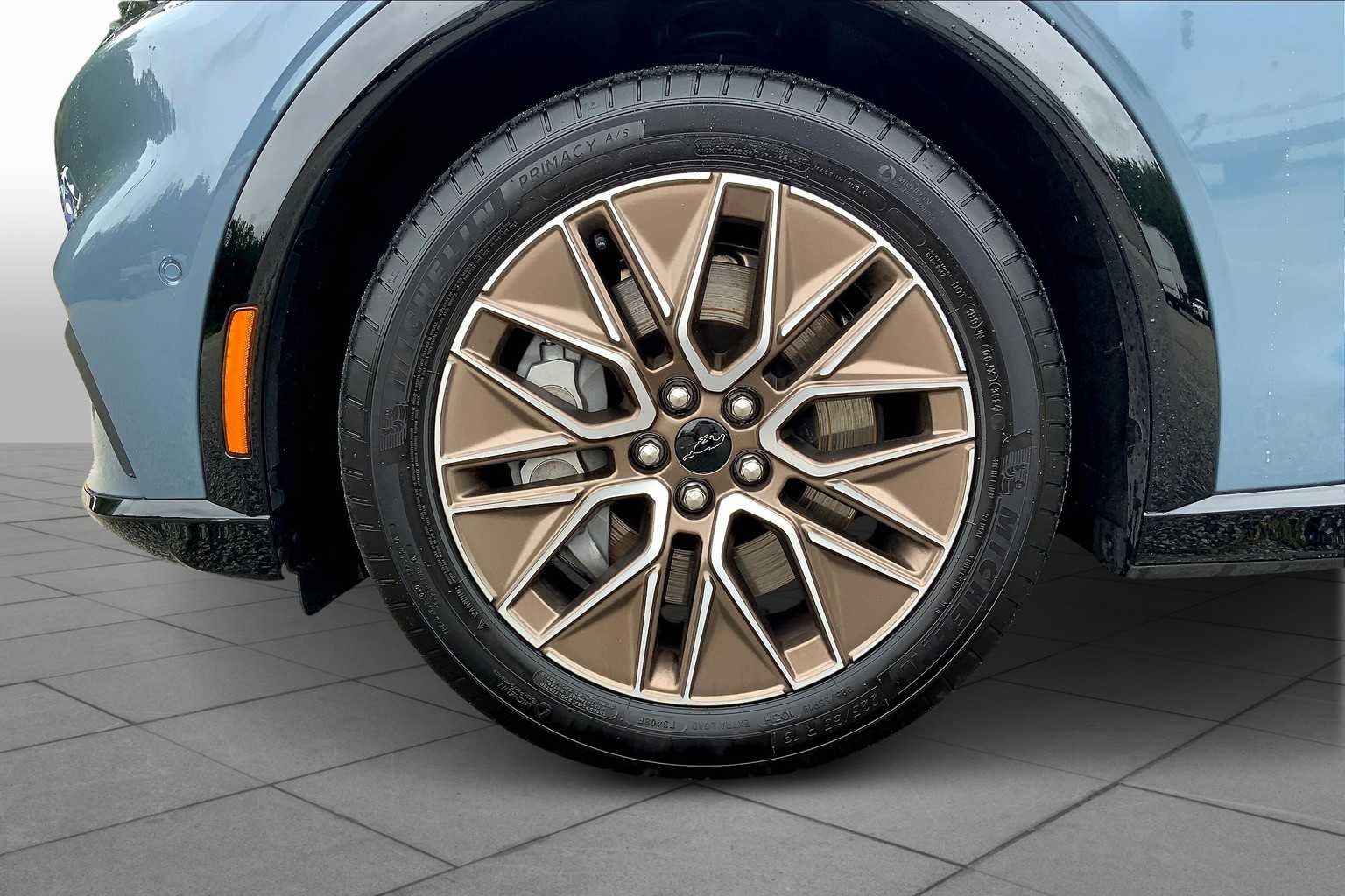 2024 Ford Mustang Mach-E Premium photo 10