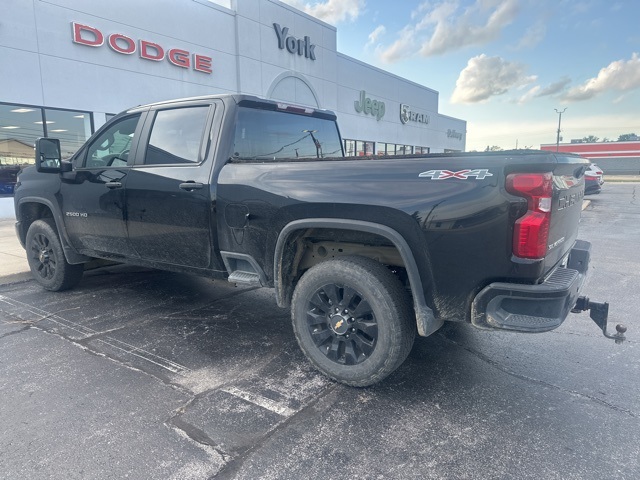 2024 Chevrolet Silverado 2500HD Custom photo 3