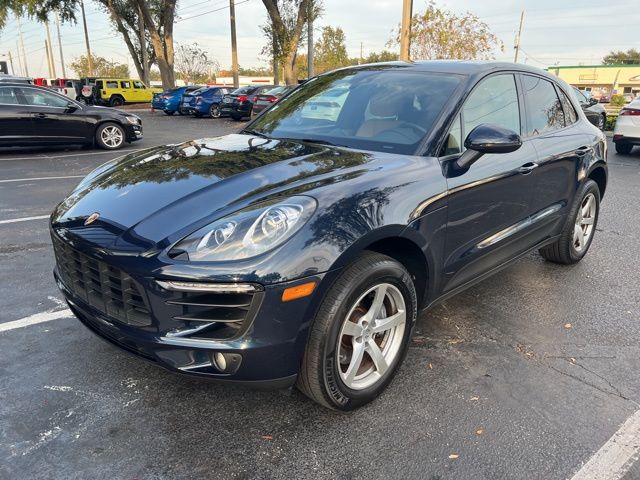 2018 Porsche Macan Base photo 2