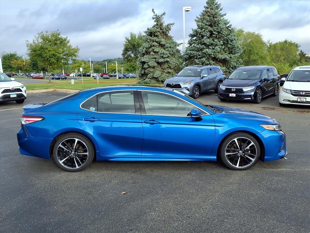 2018 Toyota Camry XSE photo 2