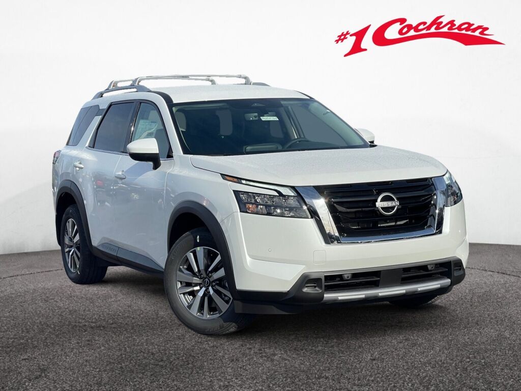 2025 Nissan Pathfinder SL's photo