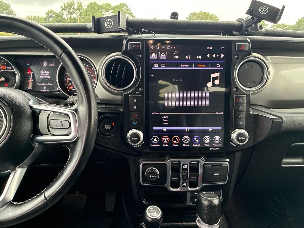2020 Jeep Wrangler Unlimited Sahara photo 14