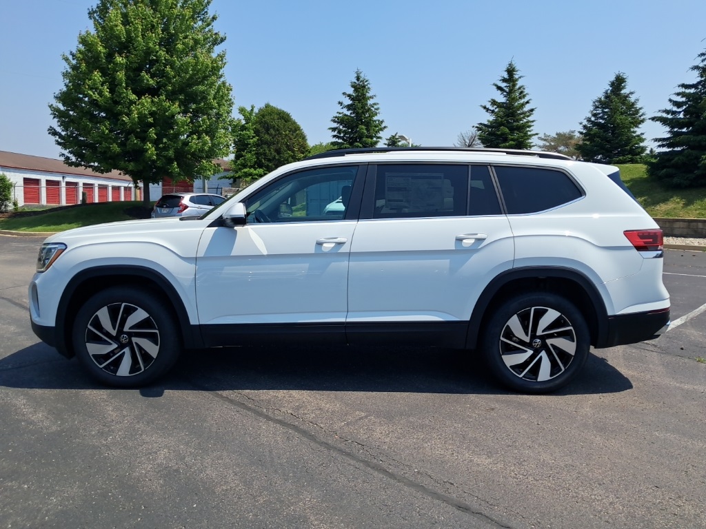 2025 Volkswagen Atlas SE Technology photo 3