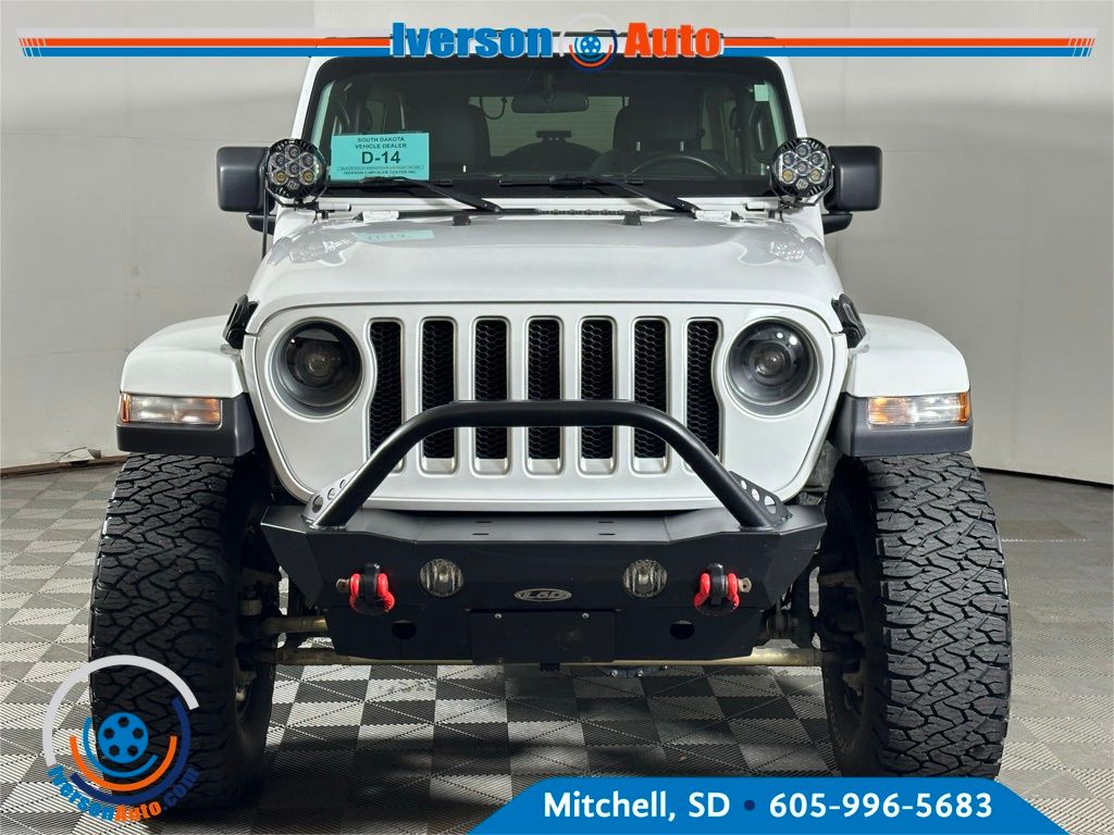 2019 Jeep Wrangler Unlimited Sahara photo 2