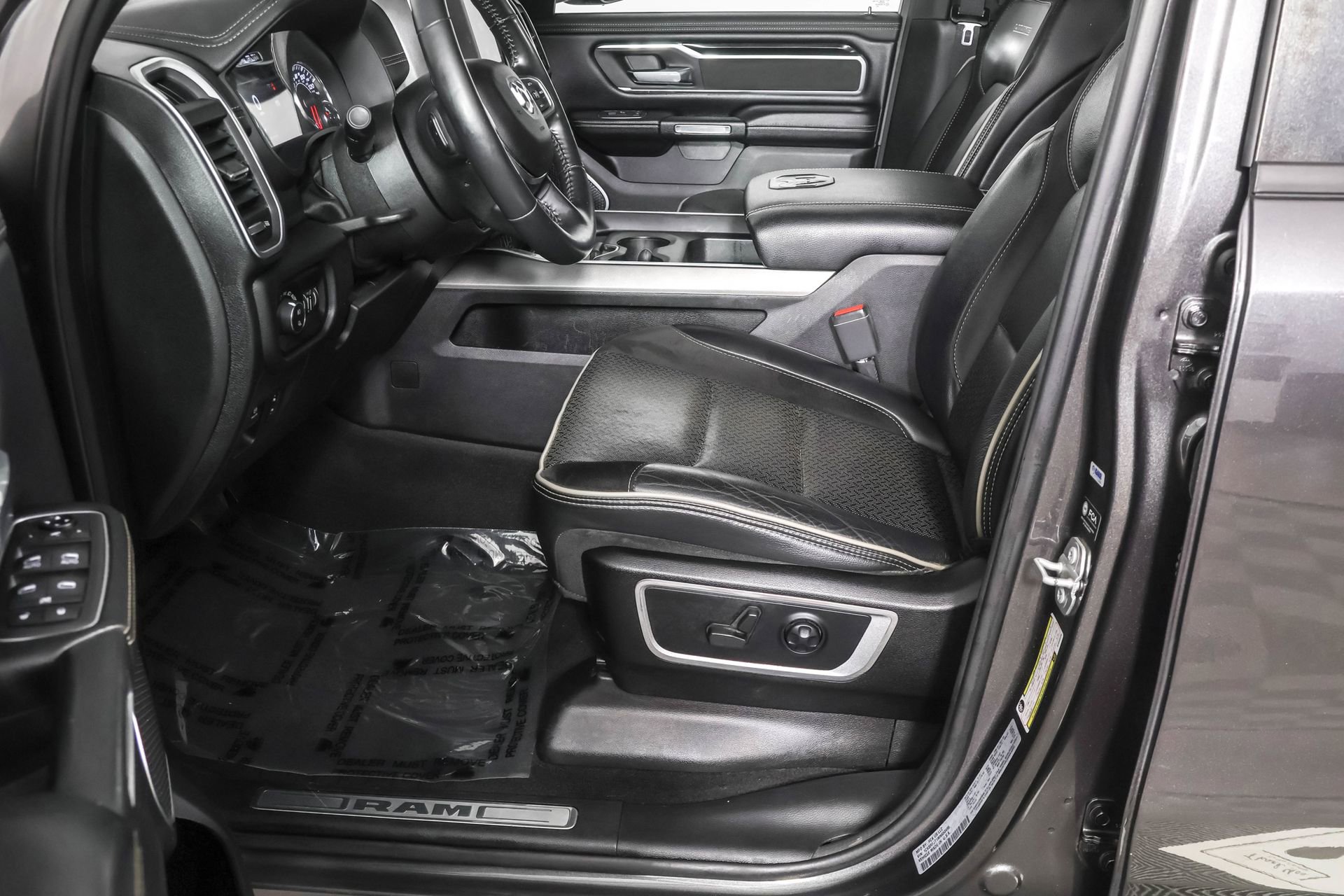 2021 Ram 1500 Laramie photo 14