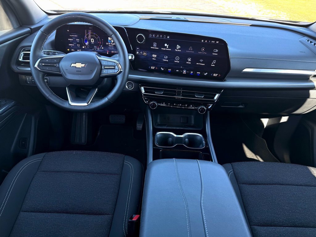 2025 Chevrolet Traverse photo 13