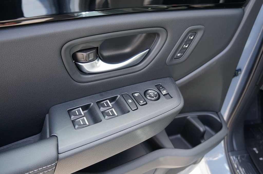 2025 Honda Pilot Touring photo 9