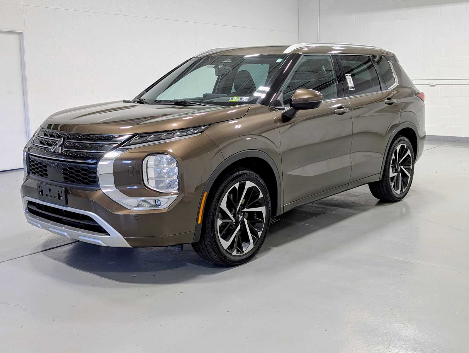 2022 Mitsubishi Outlander SEL's photo