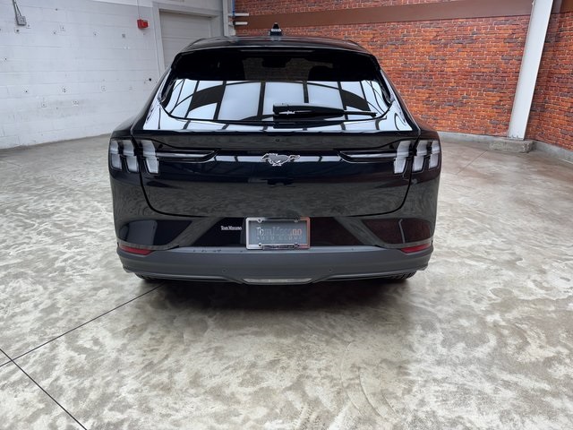 2025 Ford Mustang Mach-E Premium photo 4