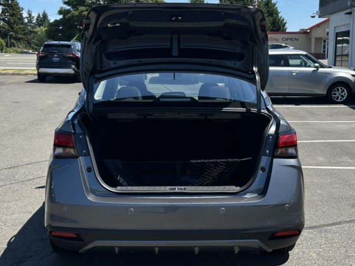 2025 Nissan Versa 1.6 S photo 8