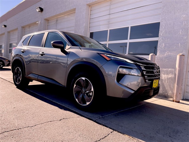 2024 Nissan Rogue SV photo 2