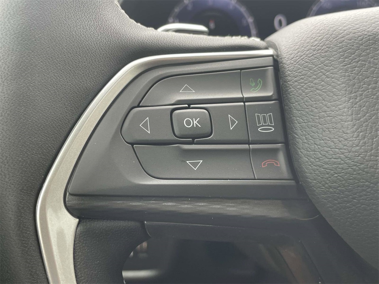 2025 Jeep Grand Cherokee Laredo X photo 12