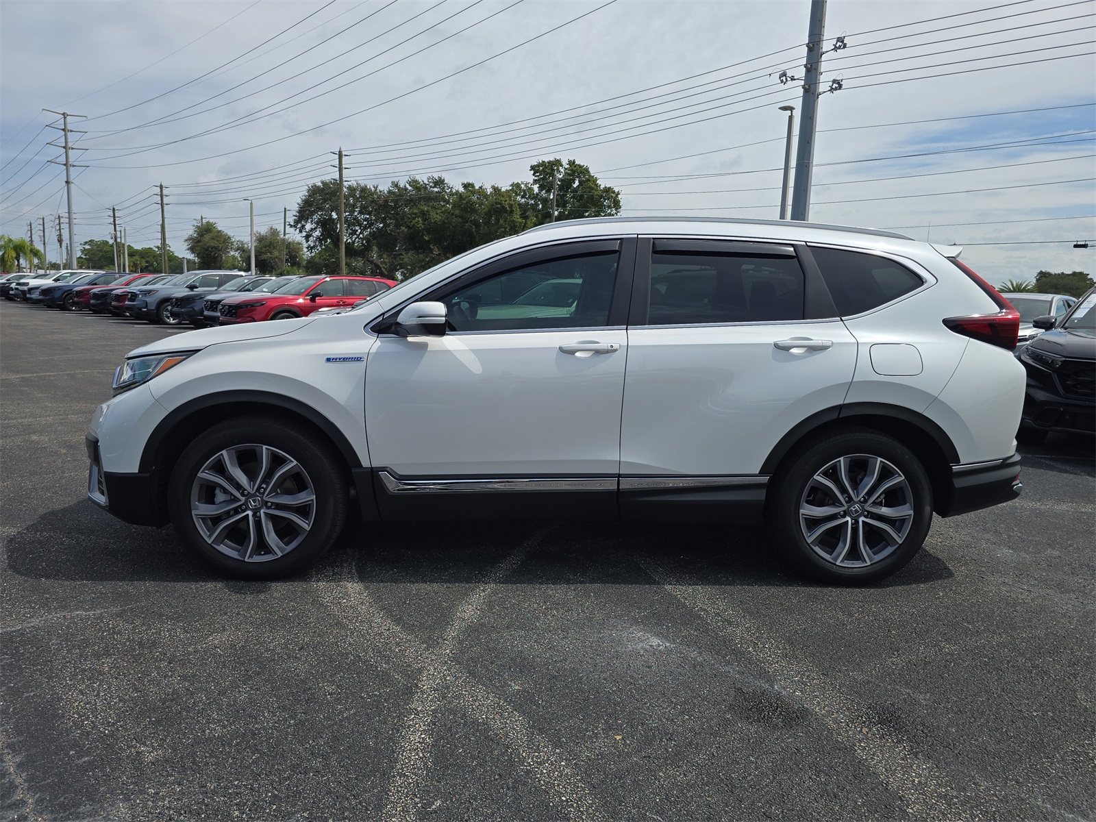 2022 Honda CR-V Hybrid Touring photo 3