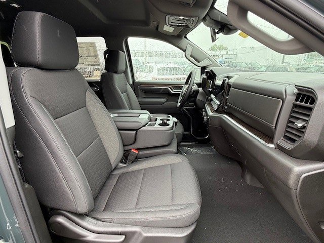 2025 Chevrolet Silverado 1500 LT photo 17