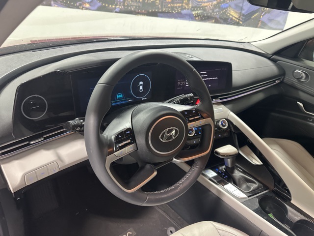 2023 Hyundai Elantra Limited photo 12