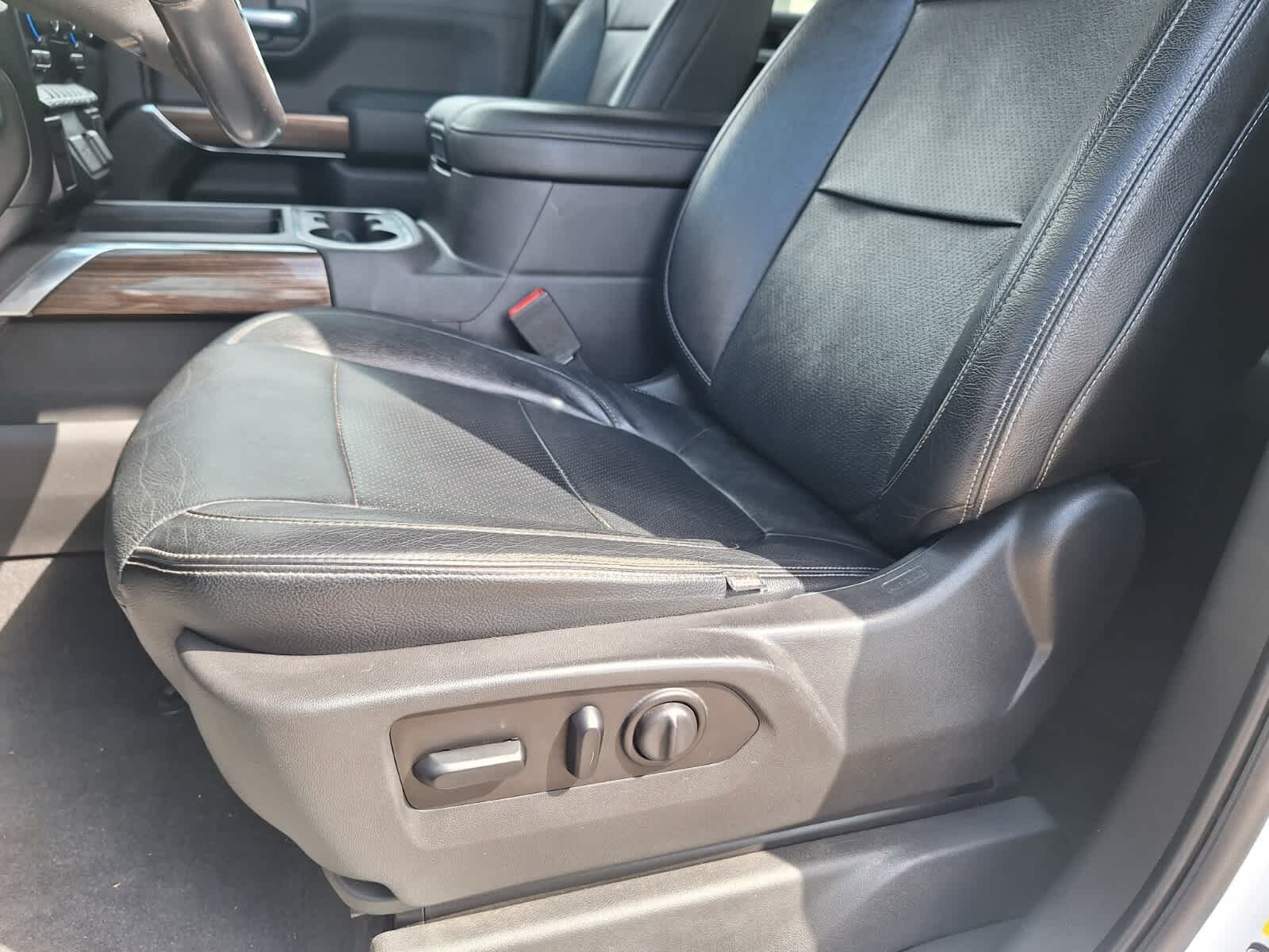 2020 Chevrolet Silverado 1500 RST photo 10
