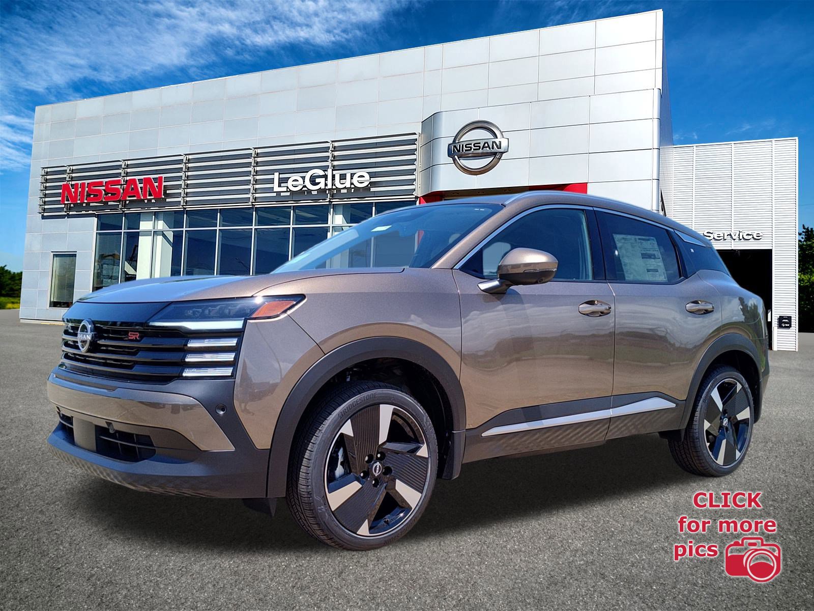 2025 Nissan Kicks SR's photo