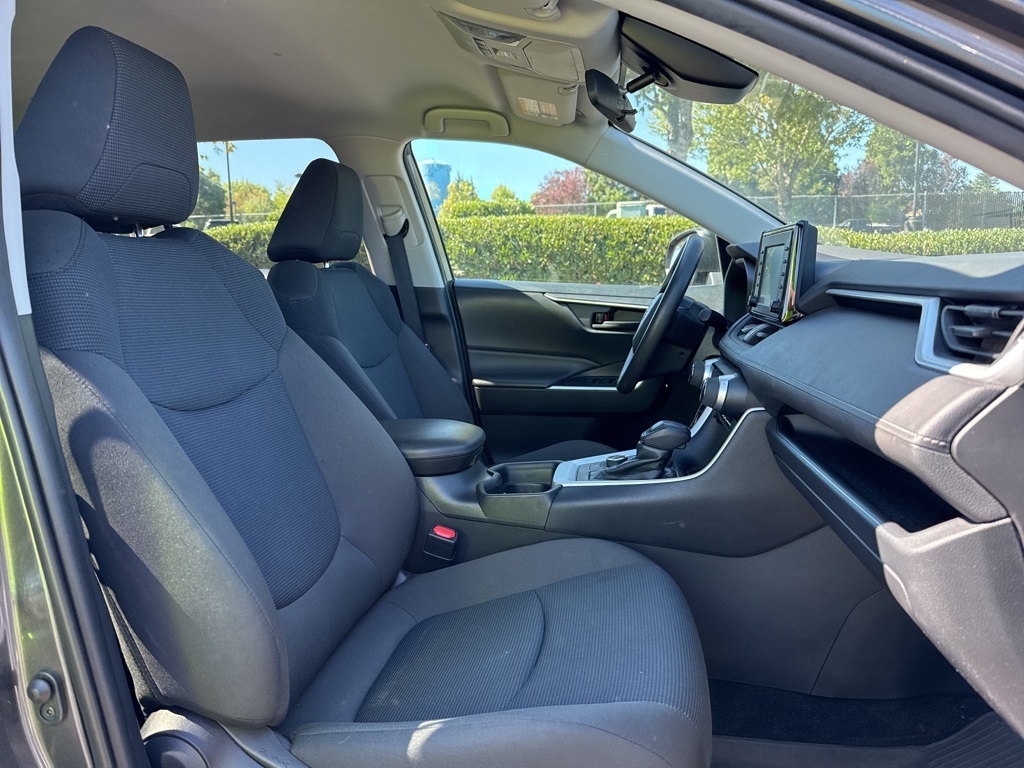 2021 Toyota RAV4 Hybrid LE photo 20