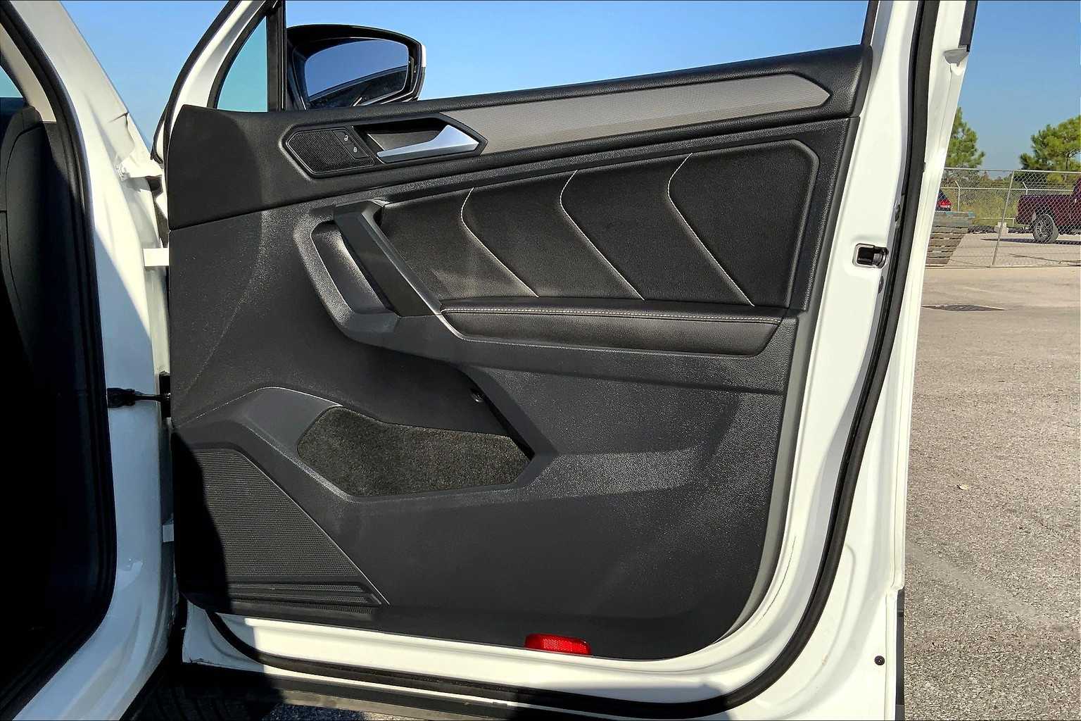 2024 Volkswagen Tiguan SE Wolfsburg Edition photo 20