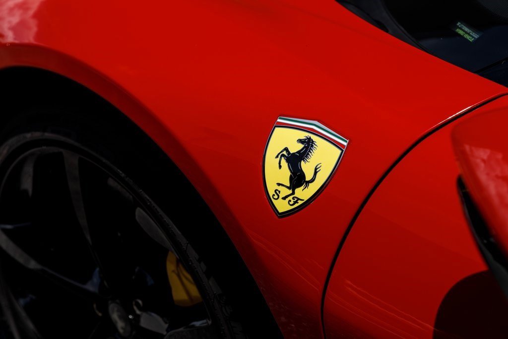 2023 Ferrari SF90 Spider photo 23