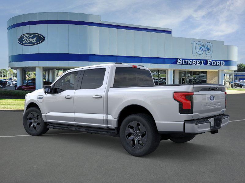 2025 Ford F-150 Lightning photo 4