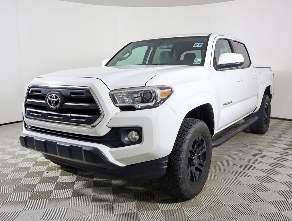 2016 Toyota Tacoma SR5 photo 2