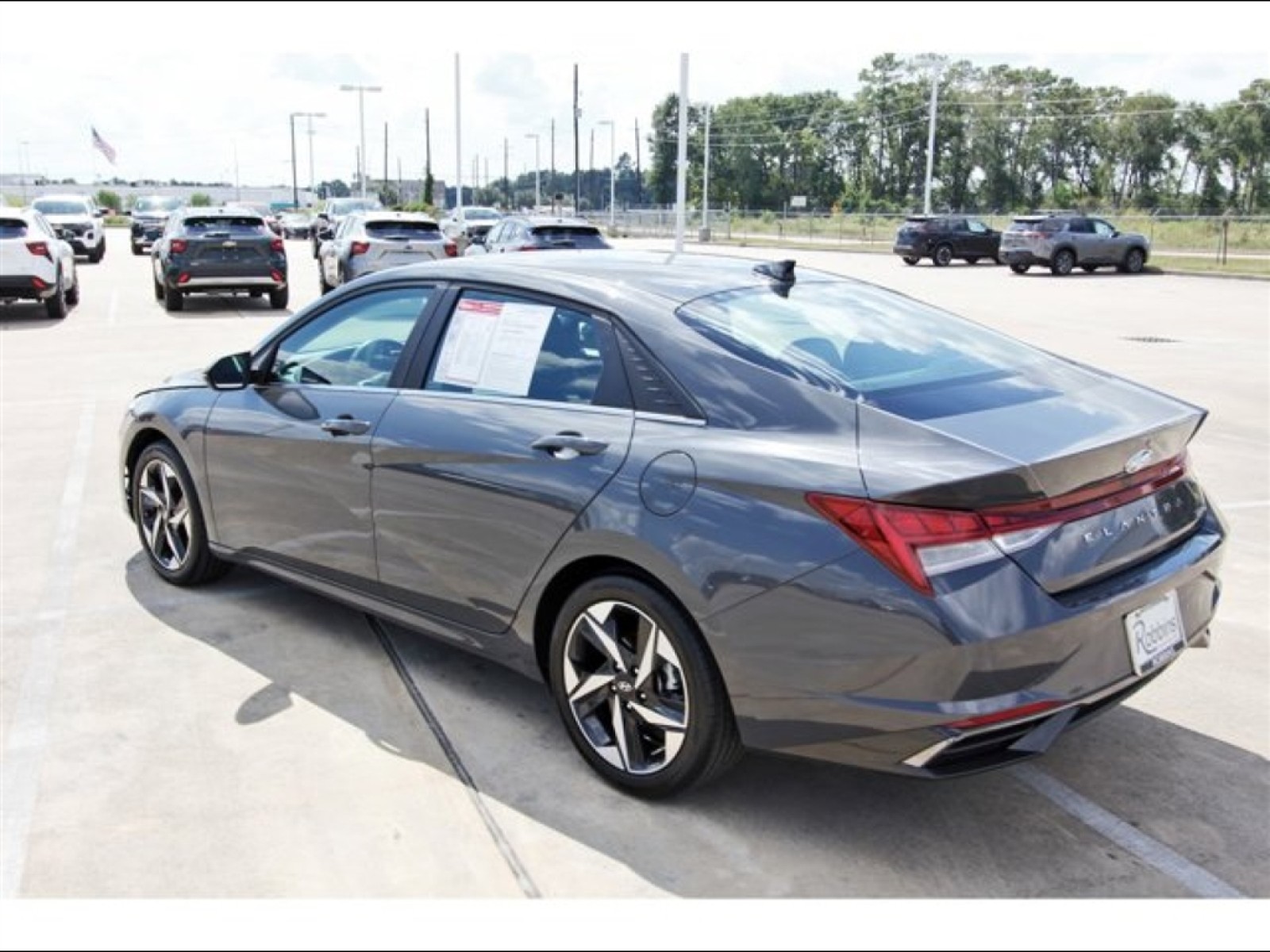 2023 Hyundai Elantra Limited - 3